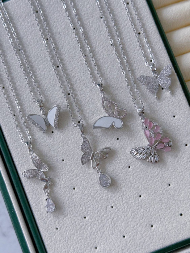 کالکشن گردنبندای جواهری طرح پروانه